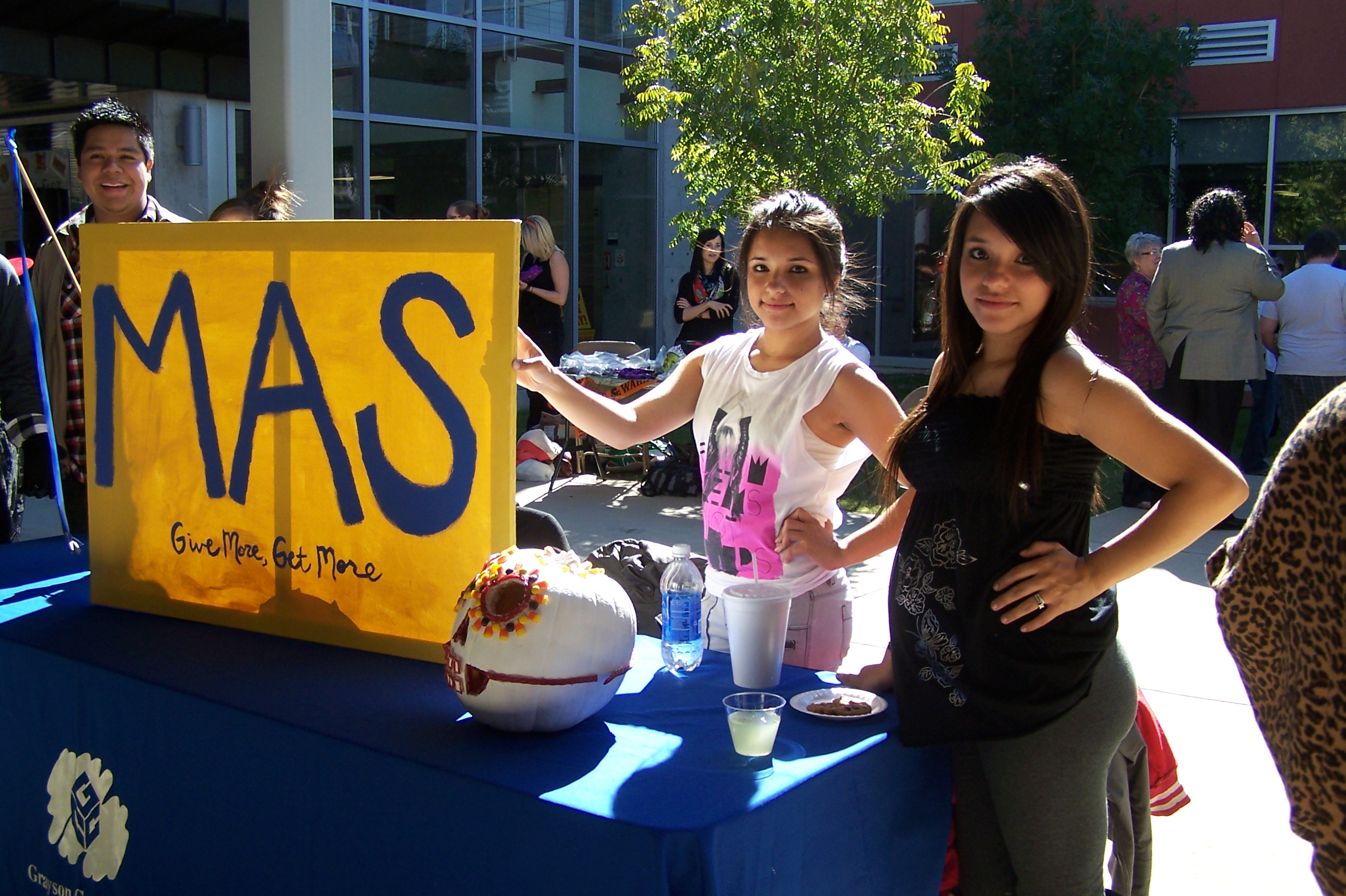Students in MAS participate in Fall Fest